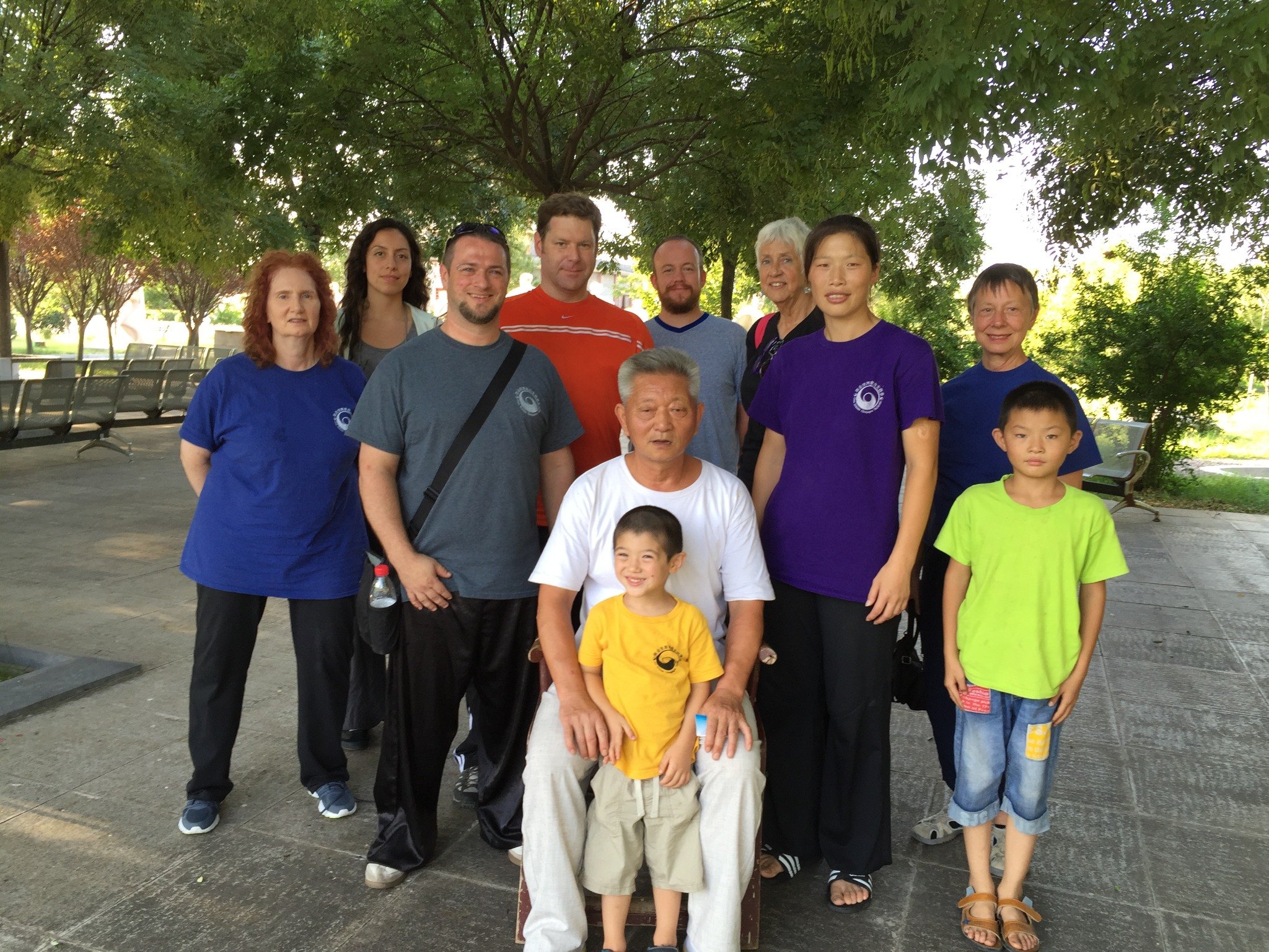 Master Chen Huixian, her students, and family members with 18th-generation Chen family teacher Chen Lidong after an impromptu class